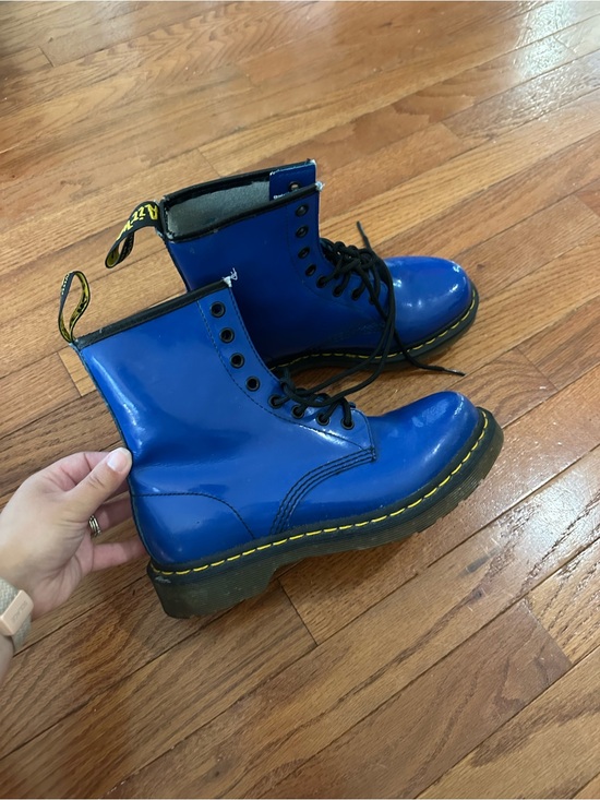 Dr. Martens Shoes - Blue Doc Martens women’s size 8